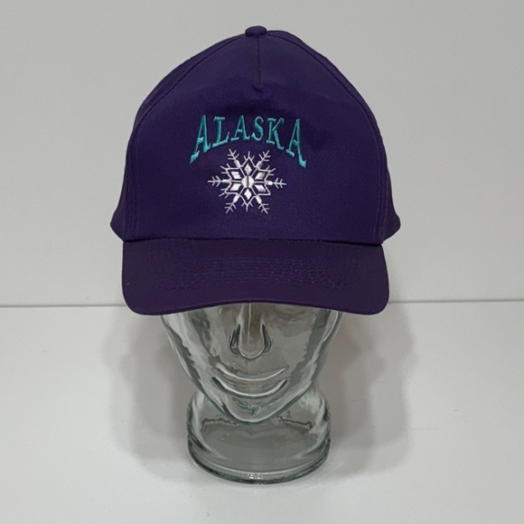 Vintage 80’s Alaska Adjustable Hat with Snowflake - Picture 1 of 10